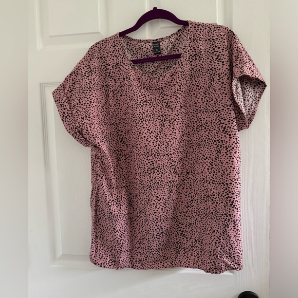 Tops - Women’s shirt. Donating soon